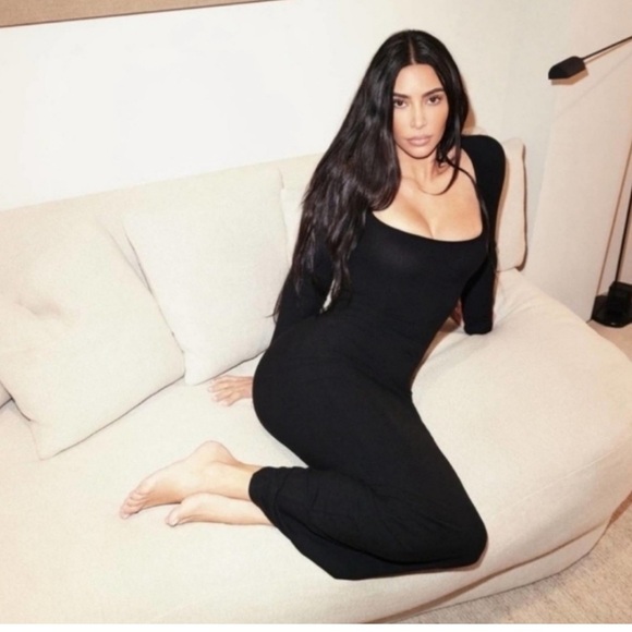 NWT Skims ribbed fits everybody soft lounge long sleeve dress - onyx black - Picture 4 of 11